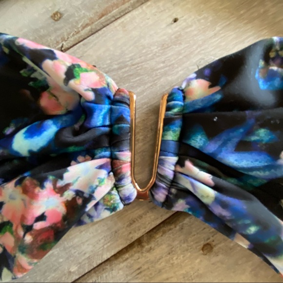 Badgley Mischka Floriana Bikini Top Halter Style w Rose Gold U Bar - Picture 2 of 14